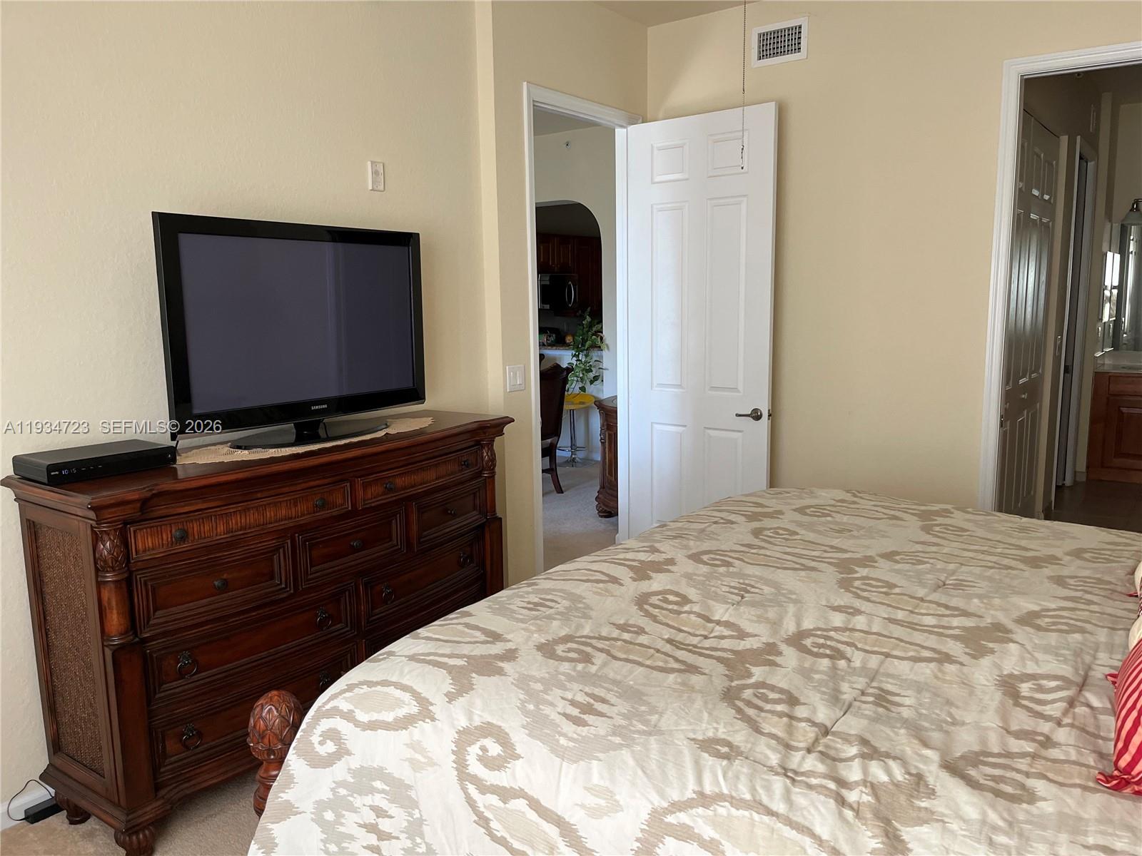 3500 Oaks Clubhouse Dr # 308