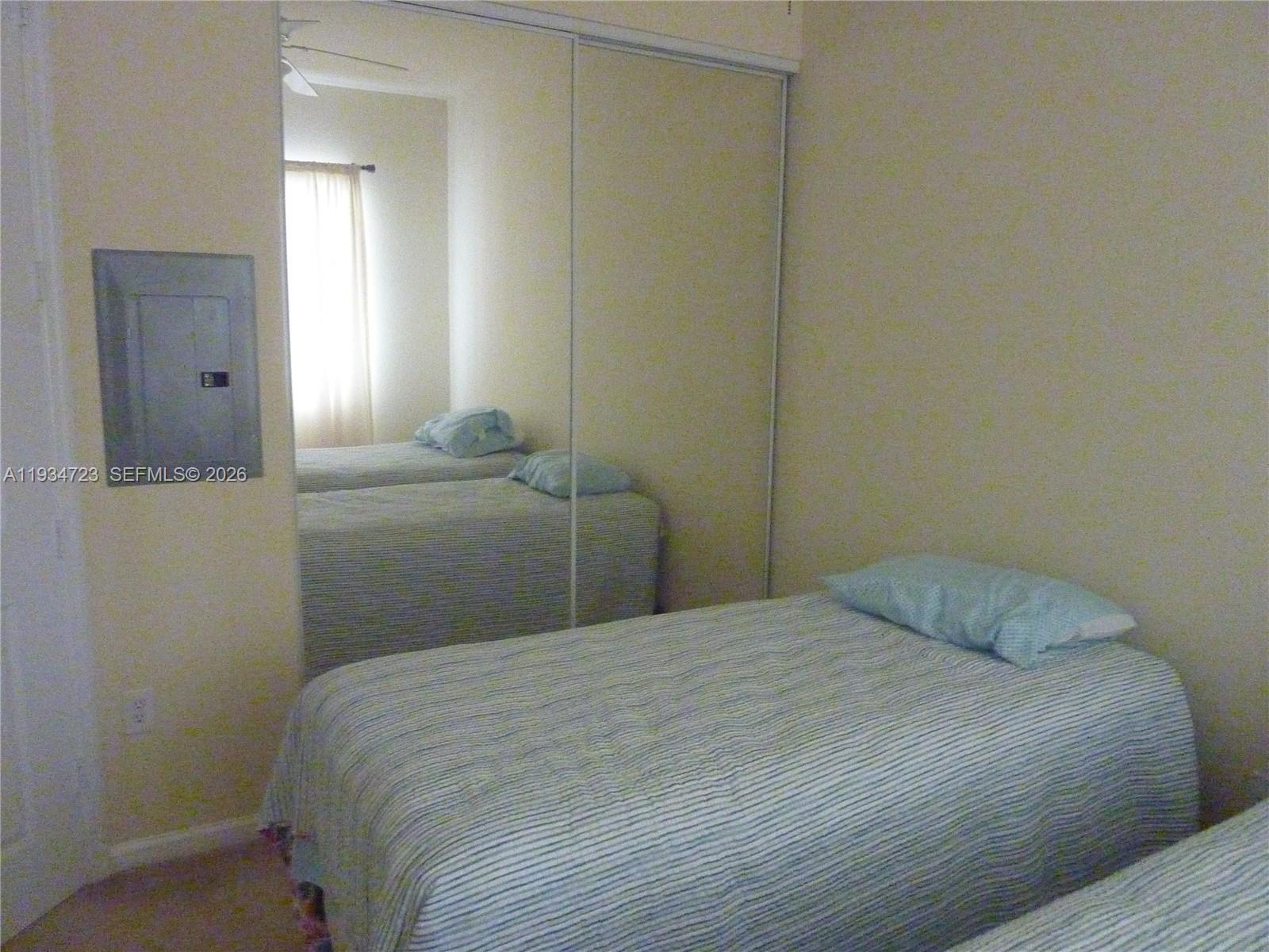 3500 Oaks Clubhouse Dr # 308