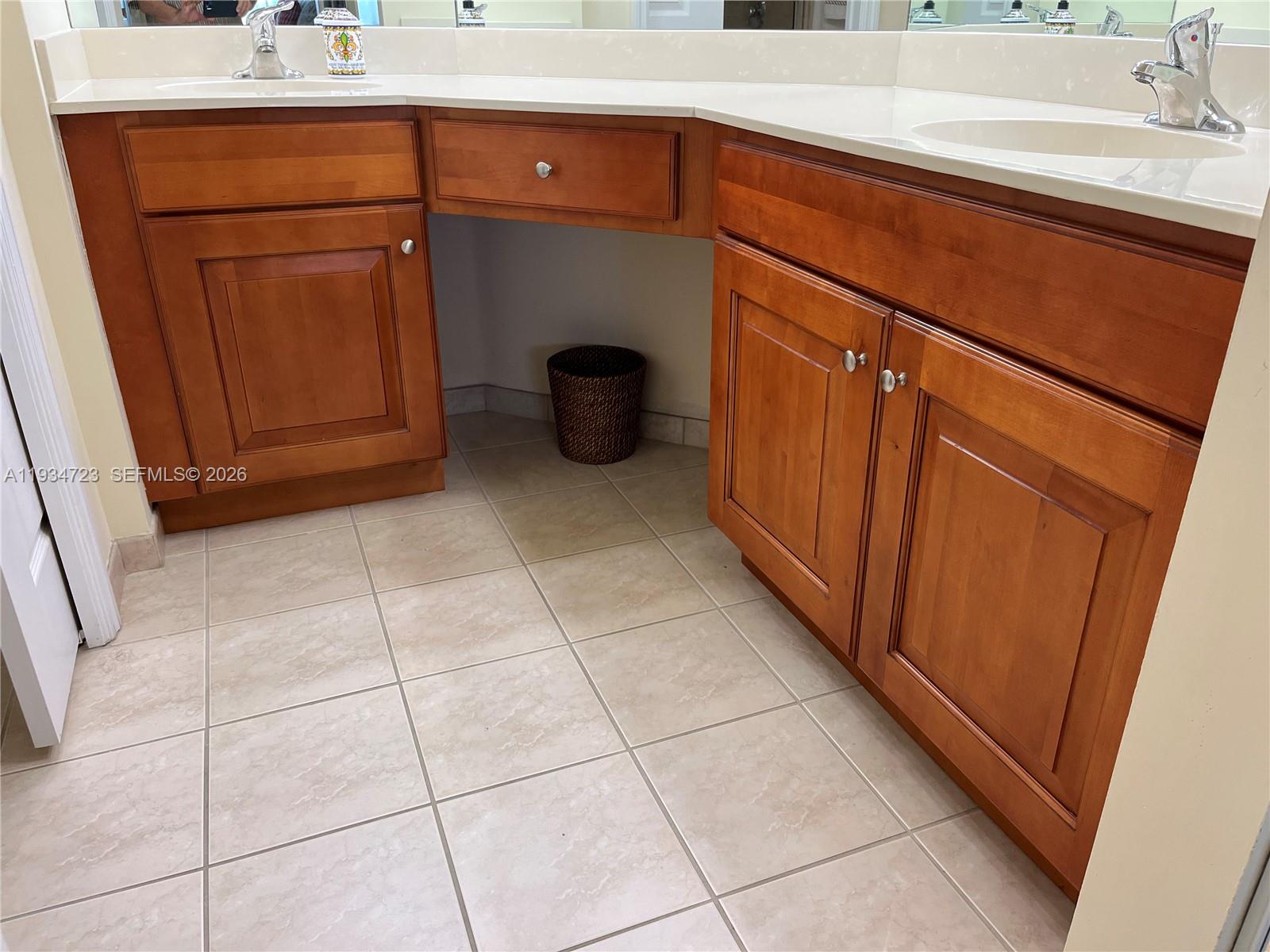 3500 Oaks Clubhouse Dr # 308