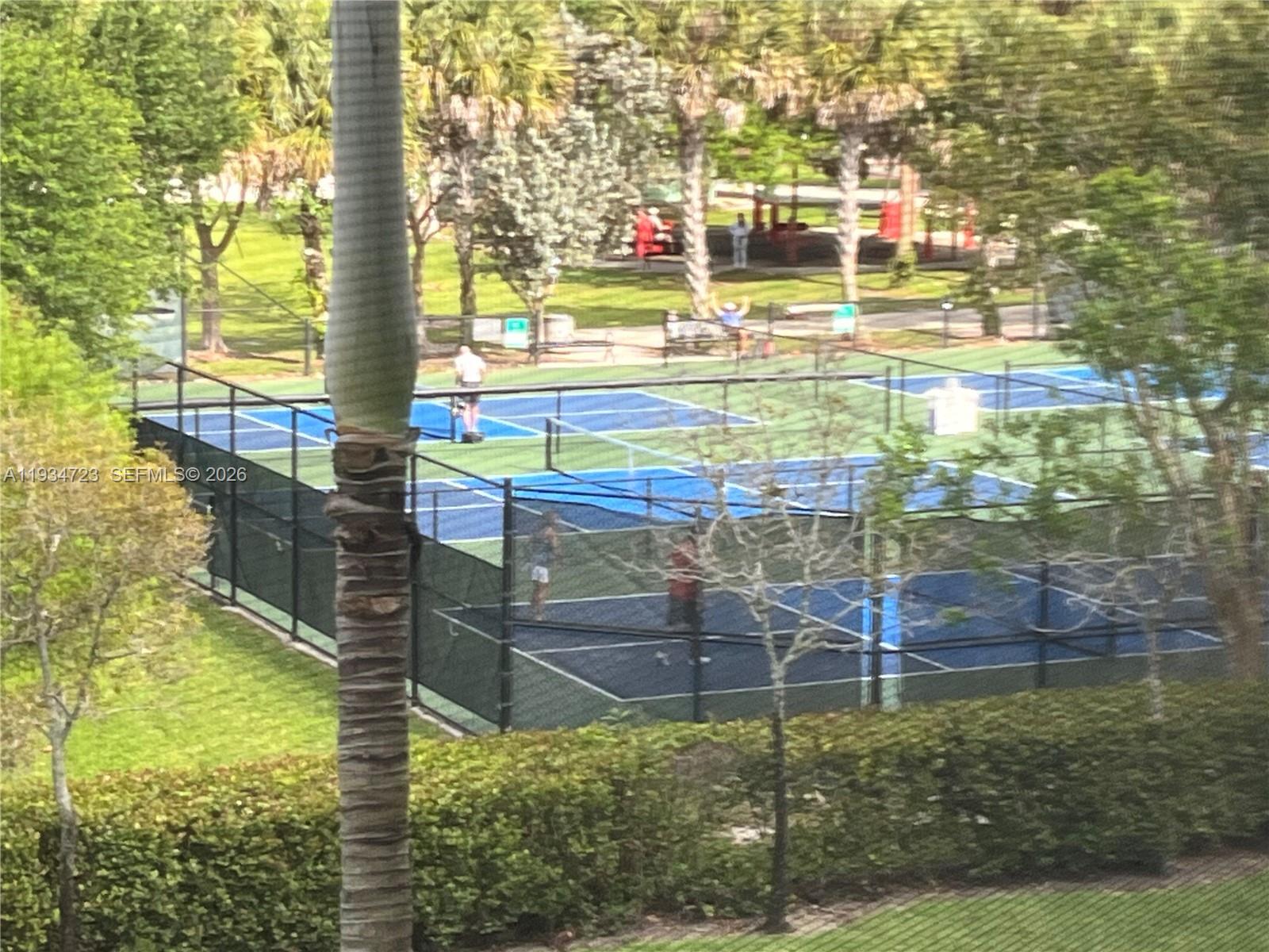 3500 Oaks Clubhouse Dr # 308