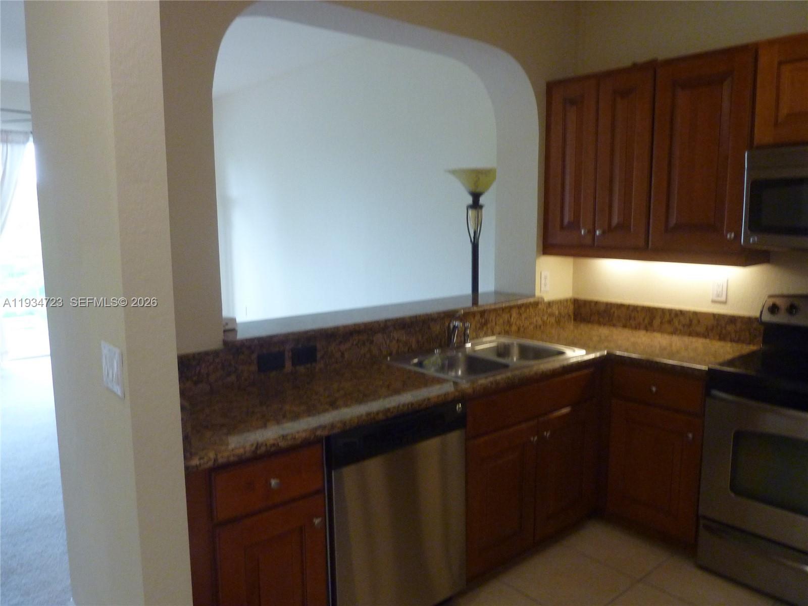 3500 Oaks Clubhouse Dr # 308