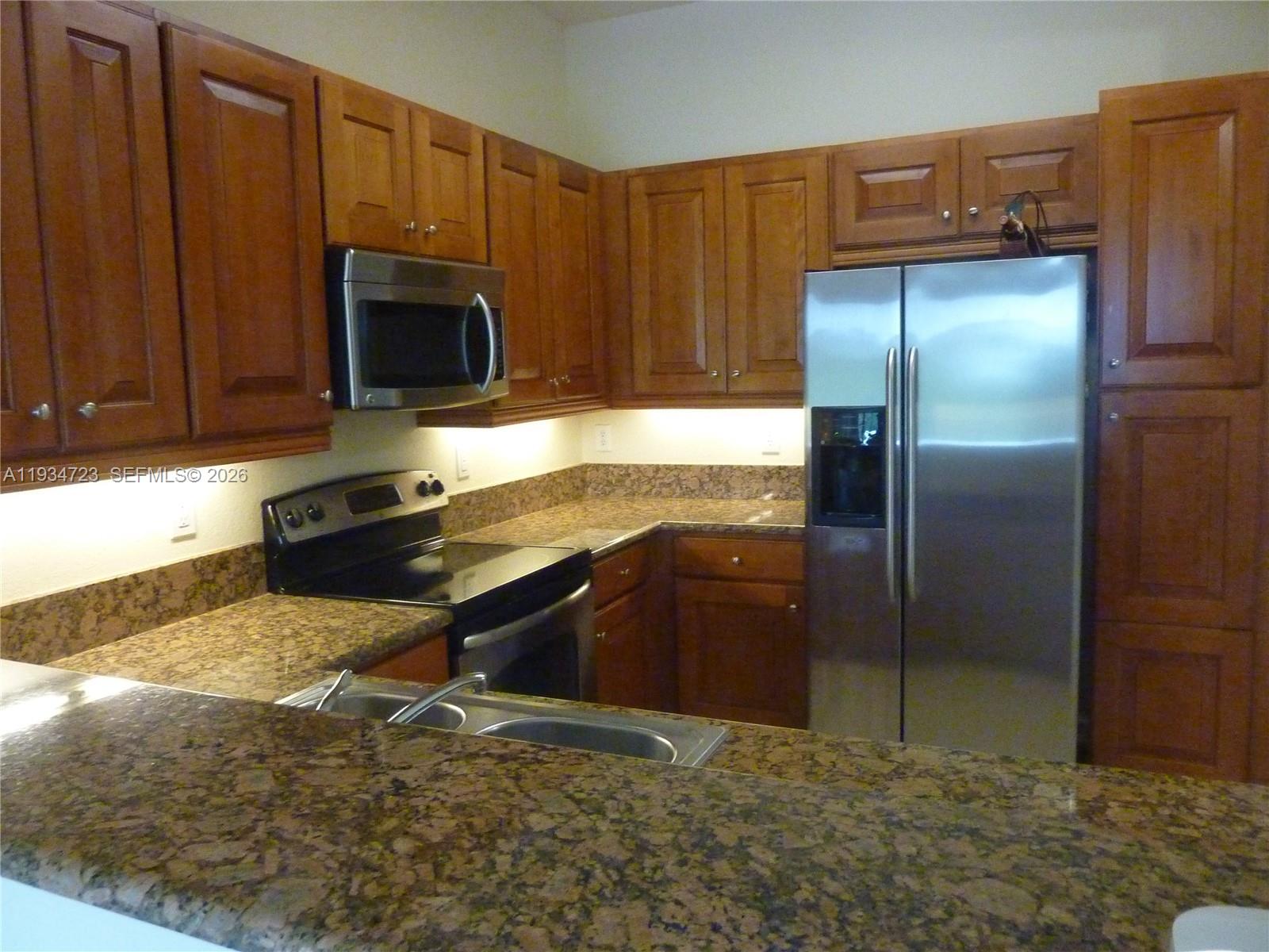 3500 Oaks Clubhouse Dr # 308