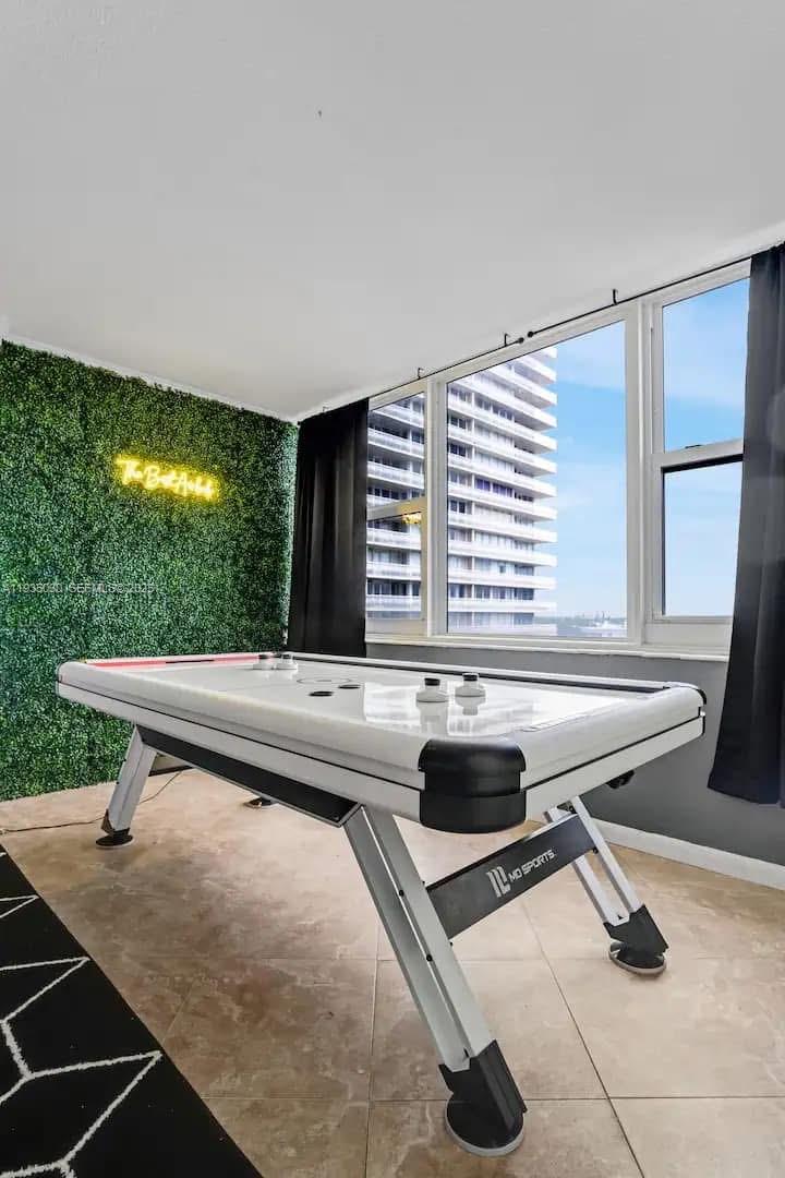 4040 Galt Ocean Dr # 605