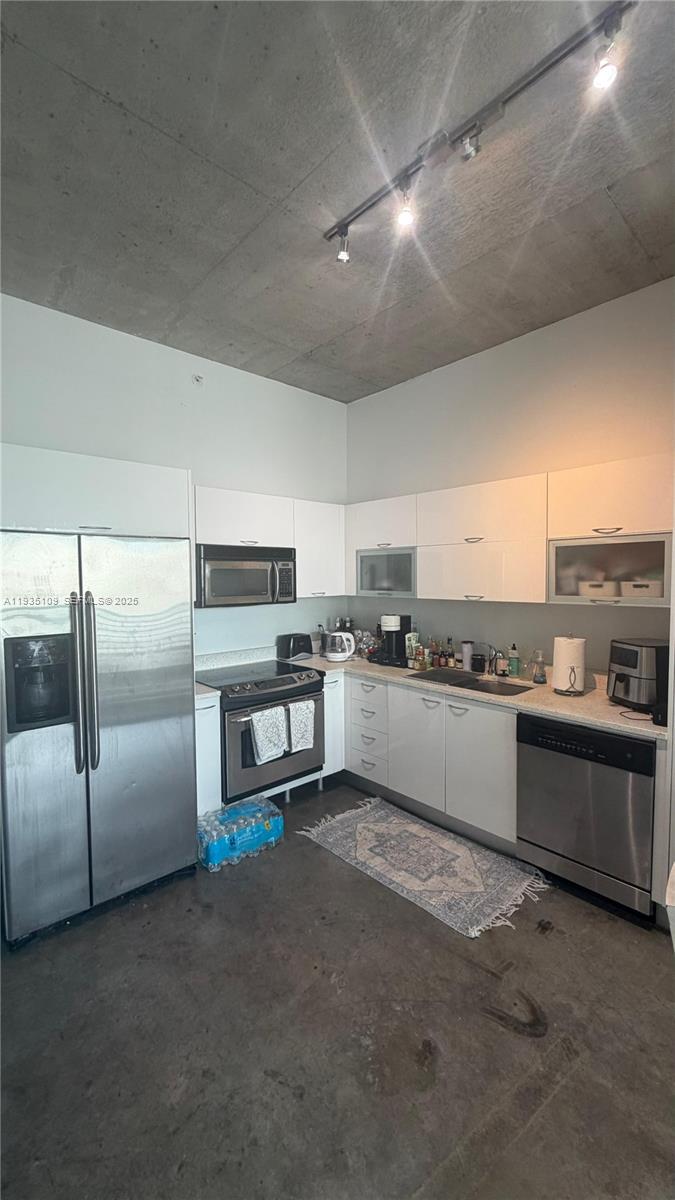 133 NE 2nd Ave # 811
