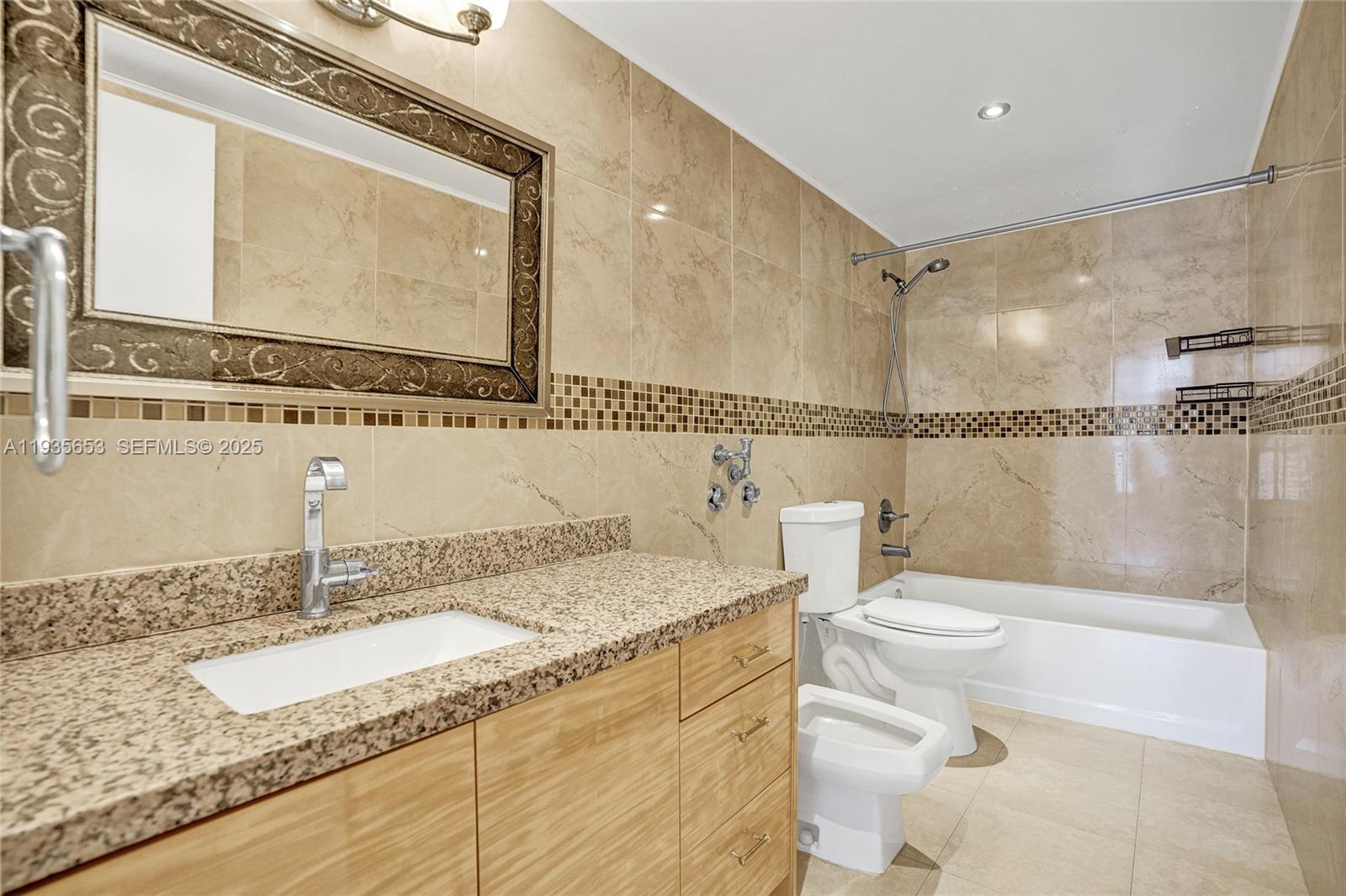 2500 Parkview Dr # 917