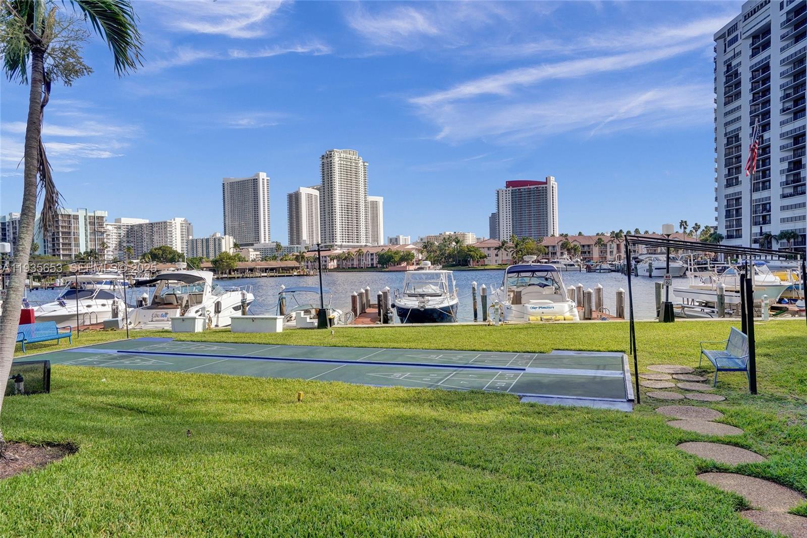 2500 Parkview Dr # 917