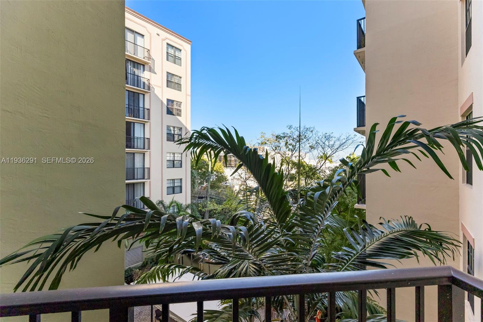 1919 Van Buren St # 418A