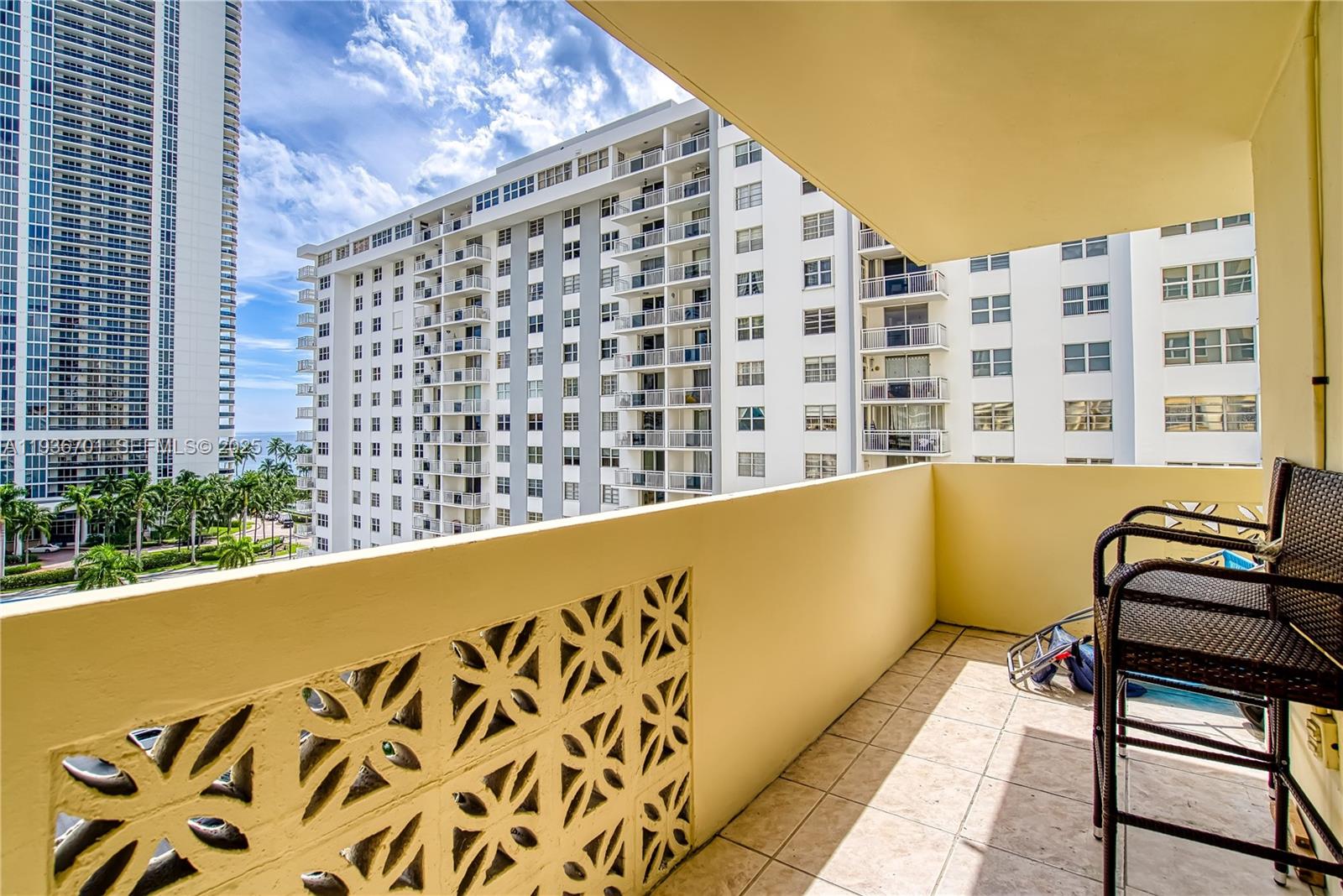 1833 S Ocean Dr # 902