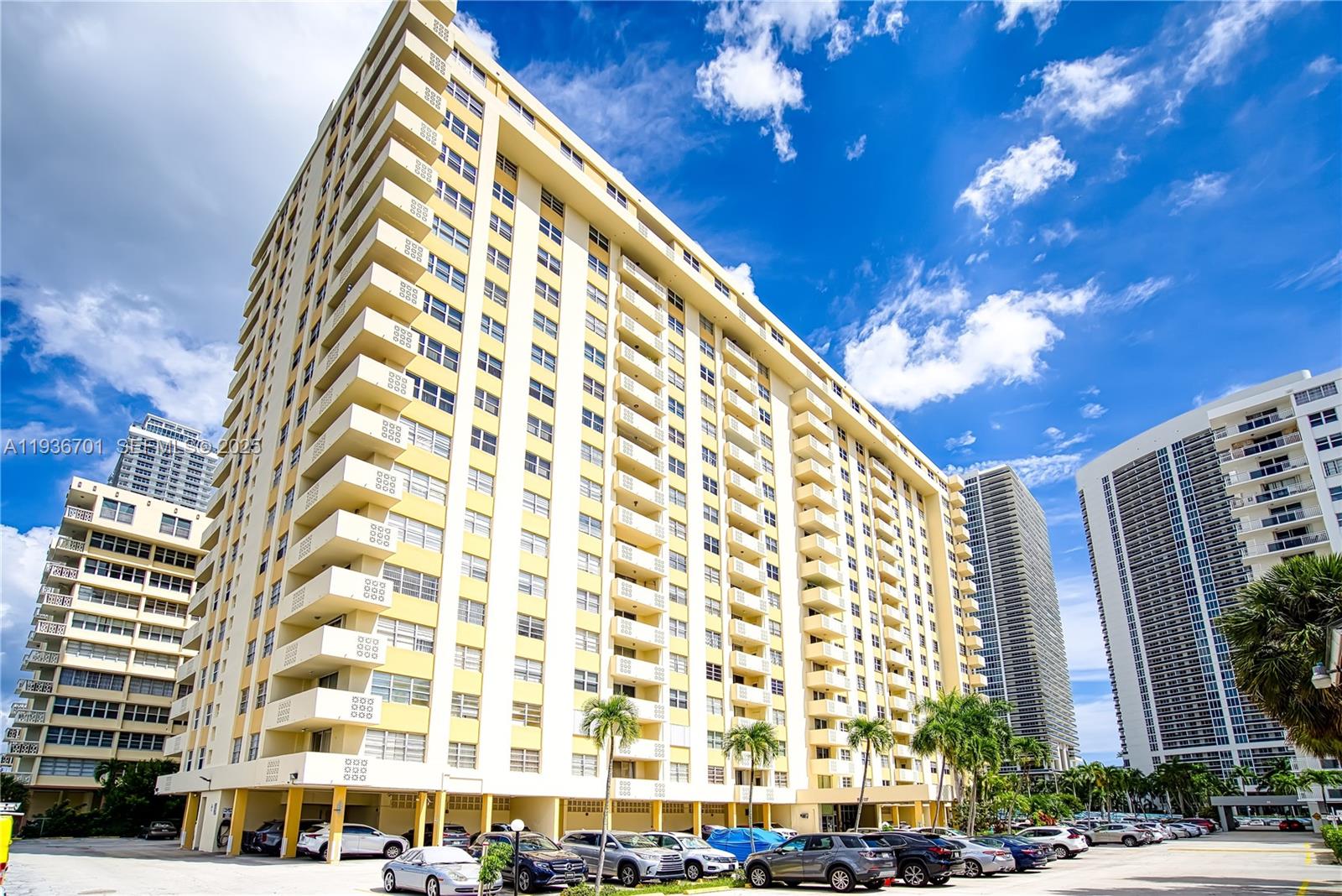 1833 S Ocean Dr # 902