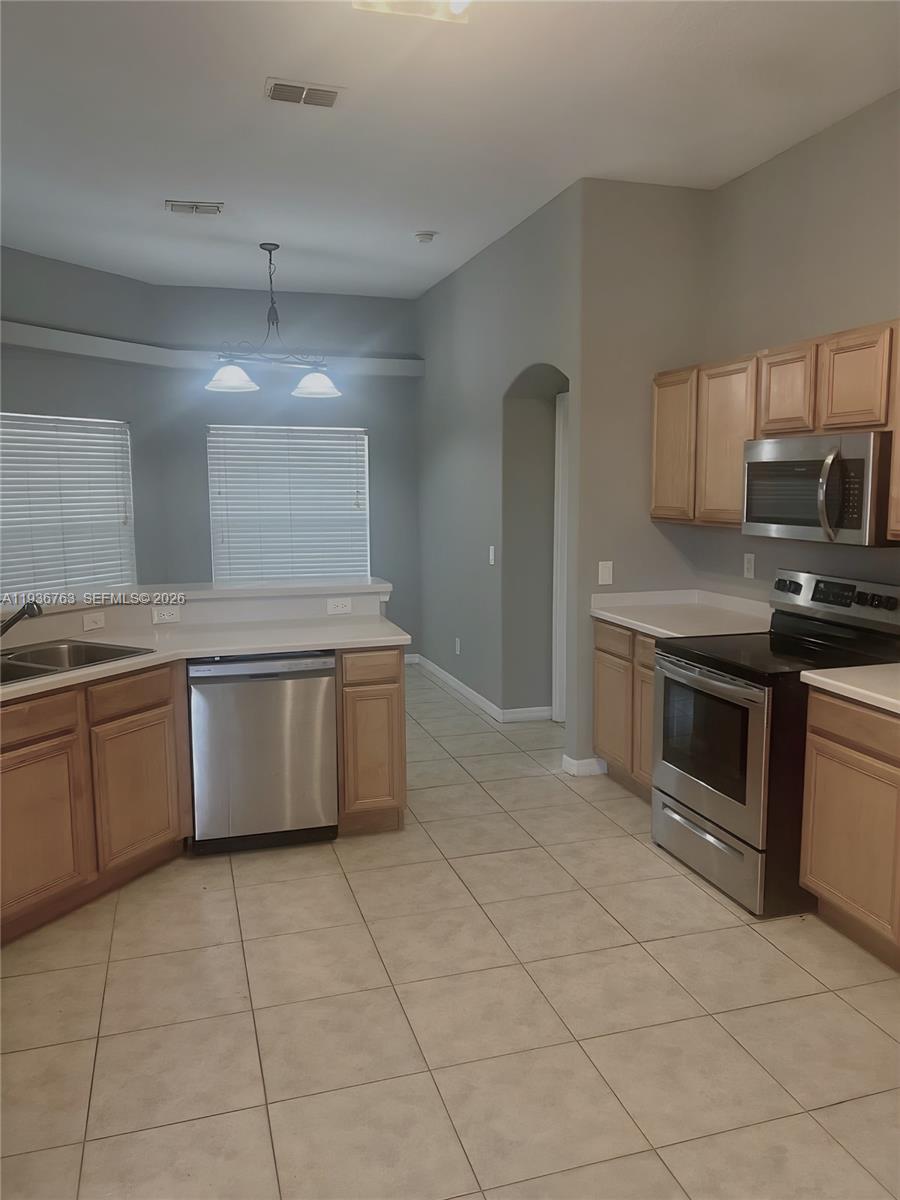 2050 SE Franciscan St, Port St. Lucie