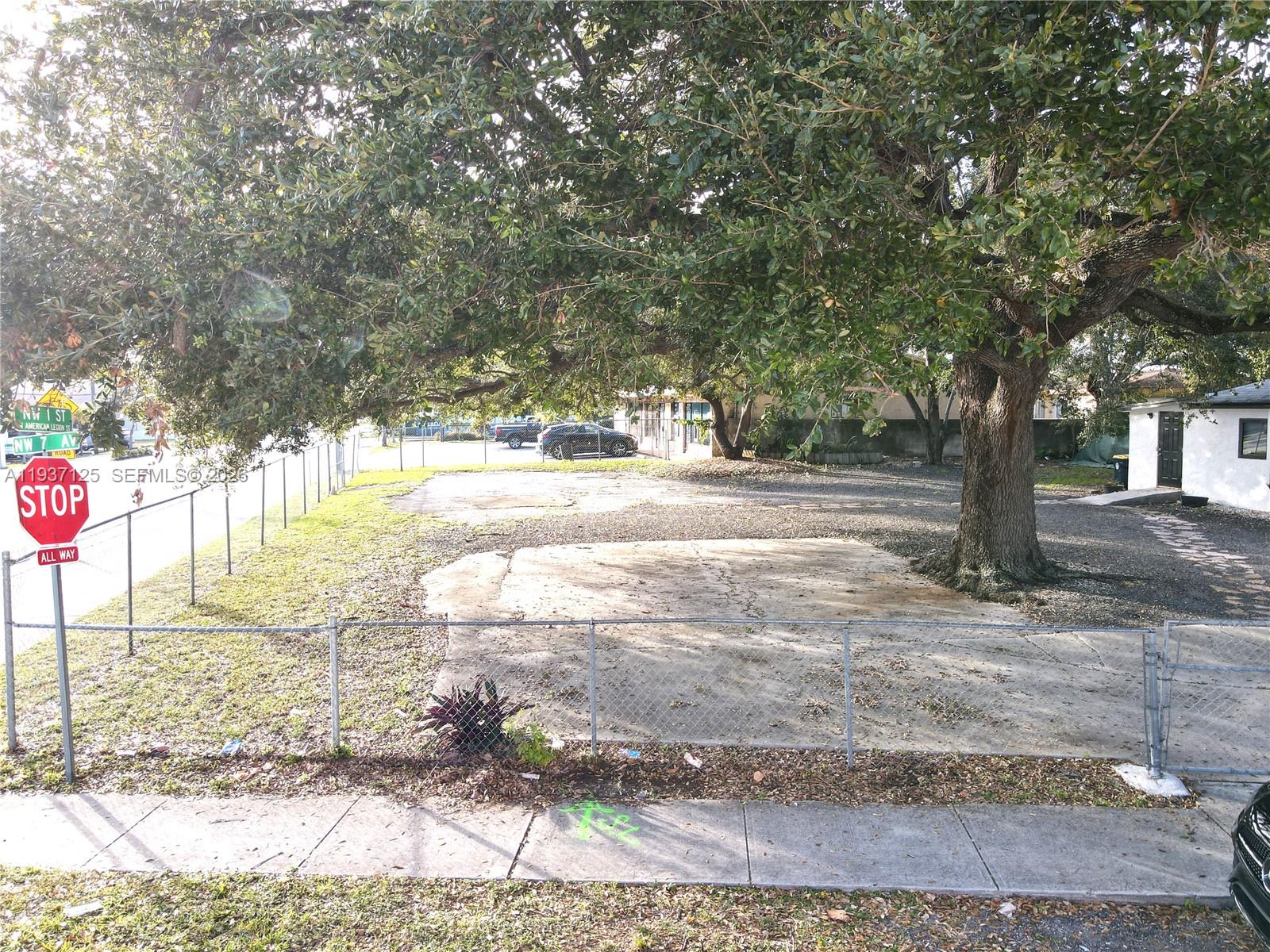 NW 7th Ave