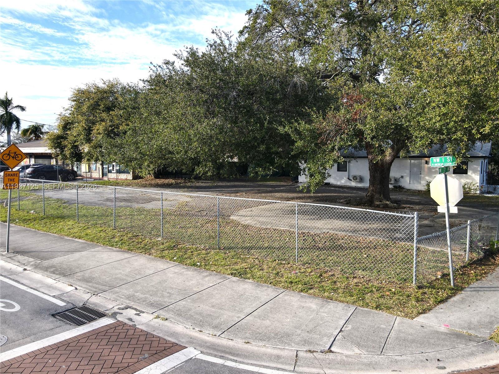 NW 7th Ave
