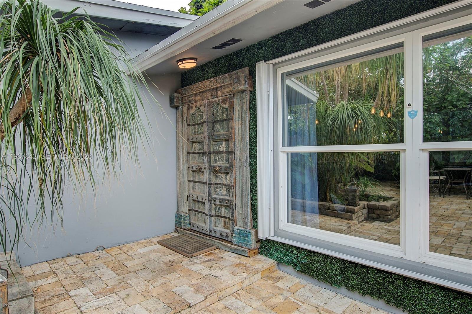 1124 NW 15th Ct