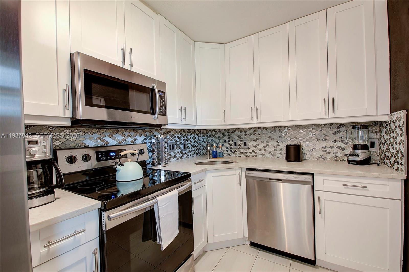 1124 NW 15th Ct