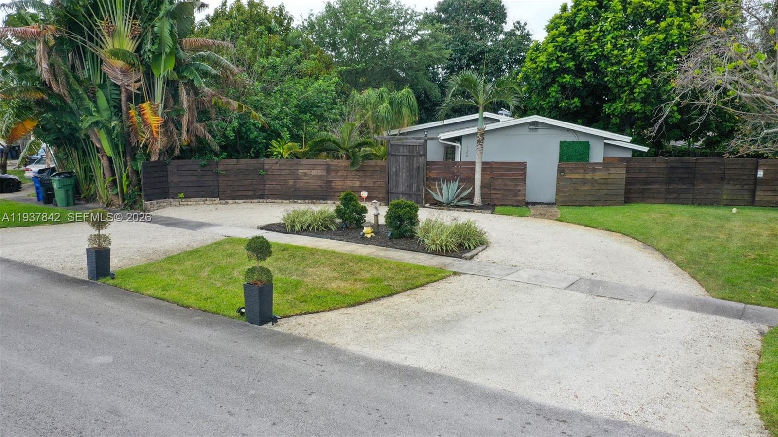 1124 NW 15th Ct