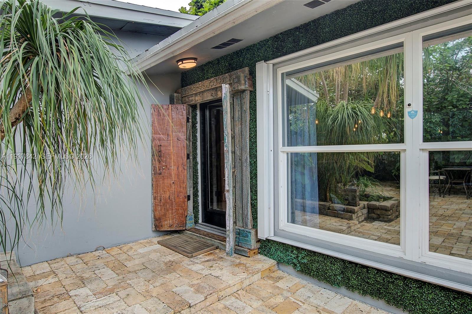 1124 NW 15th Ct