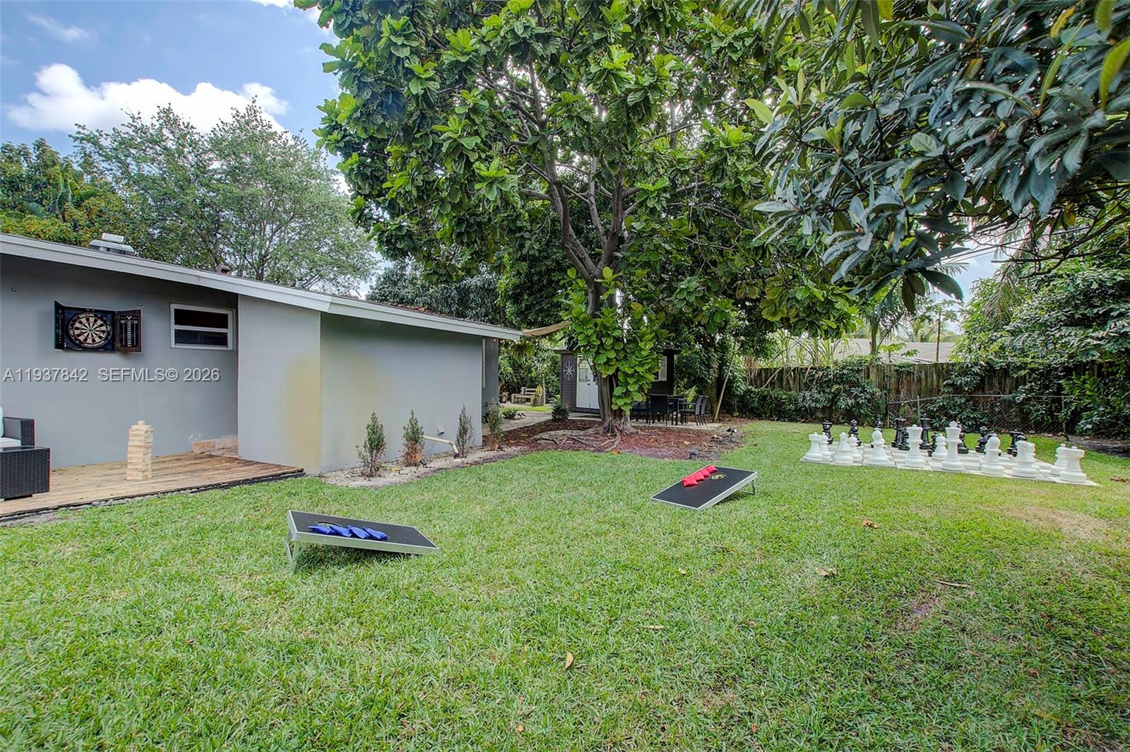 1124 NW 15th Ct