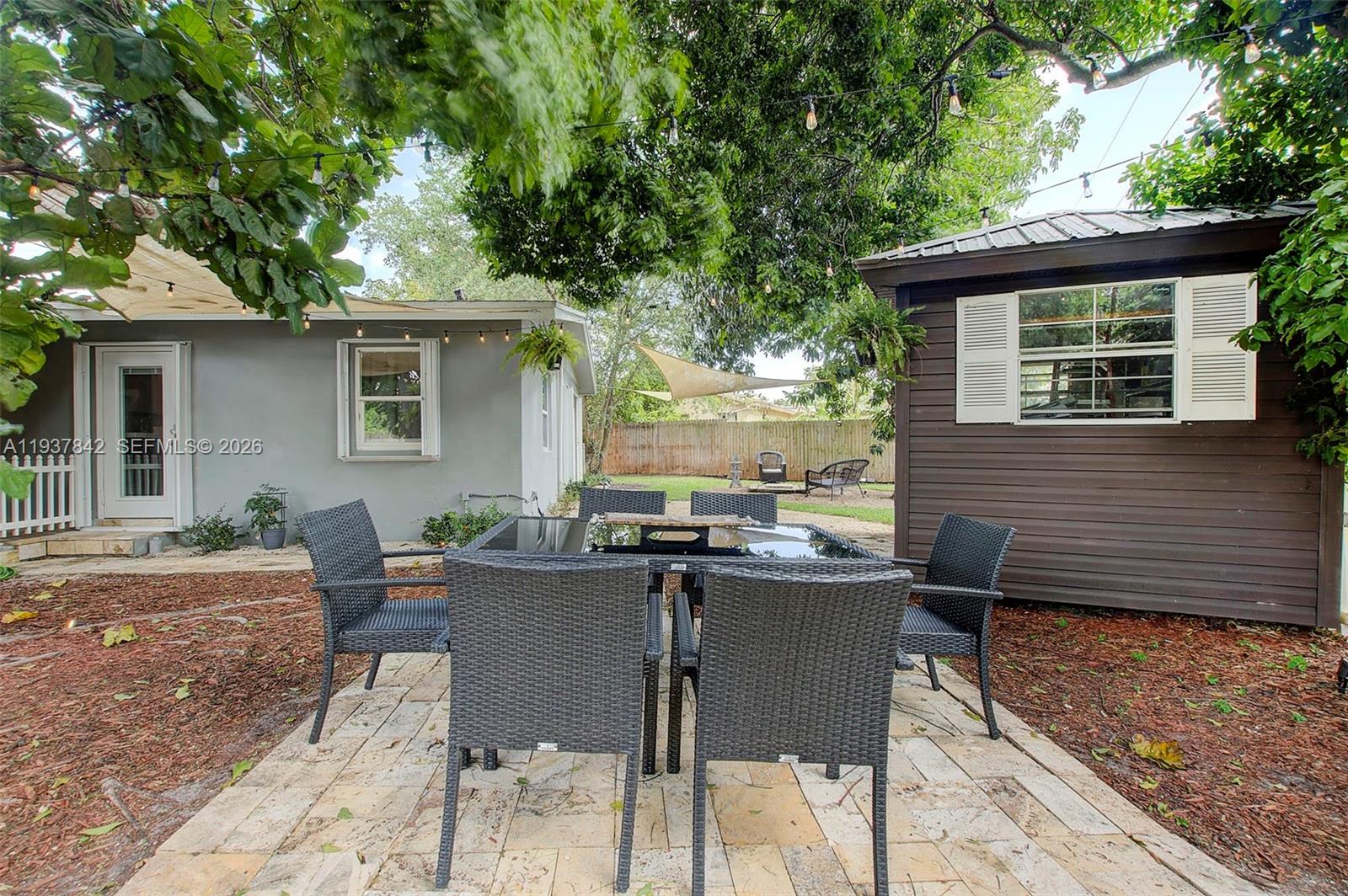 1124 NW 15th Ct