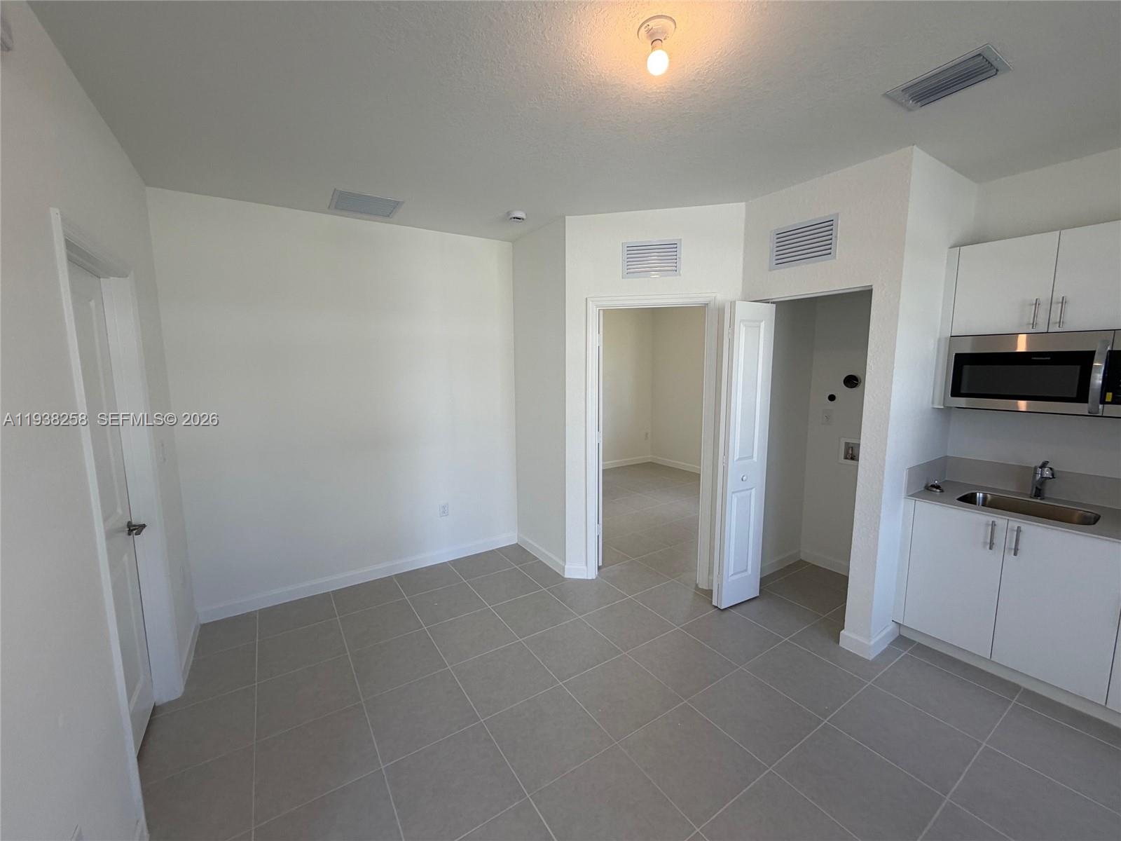 2256 SE 30 ST # 2256