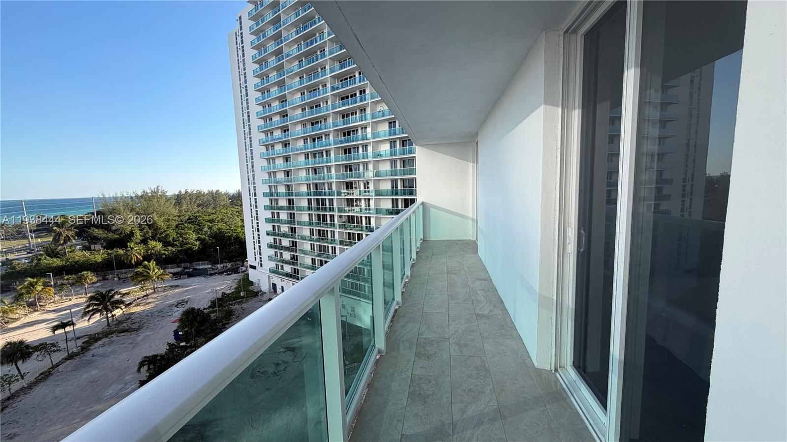 100 Bayview Dr # 807