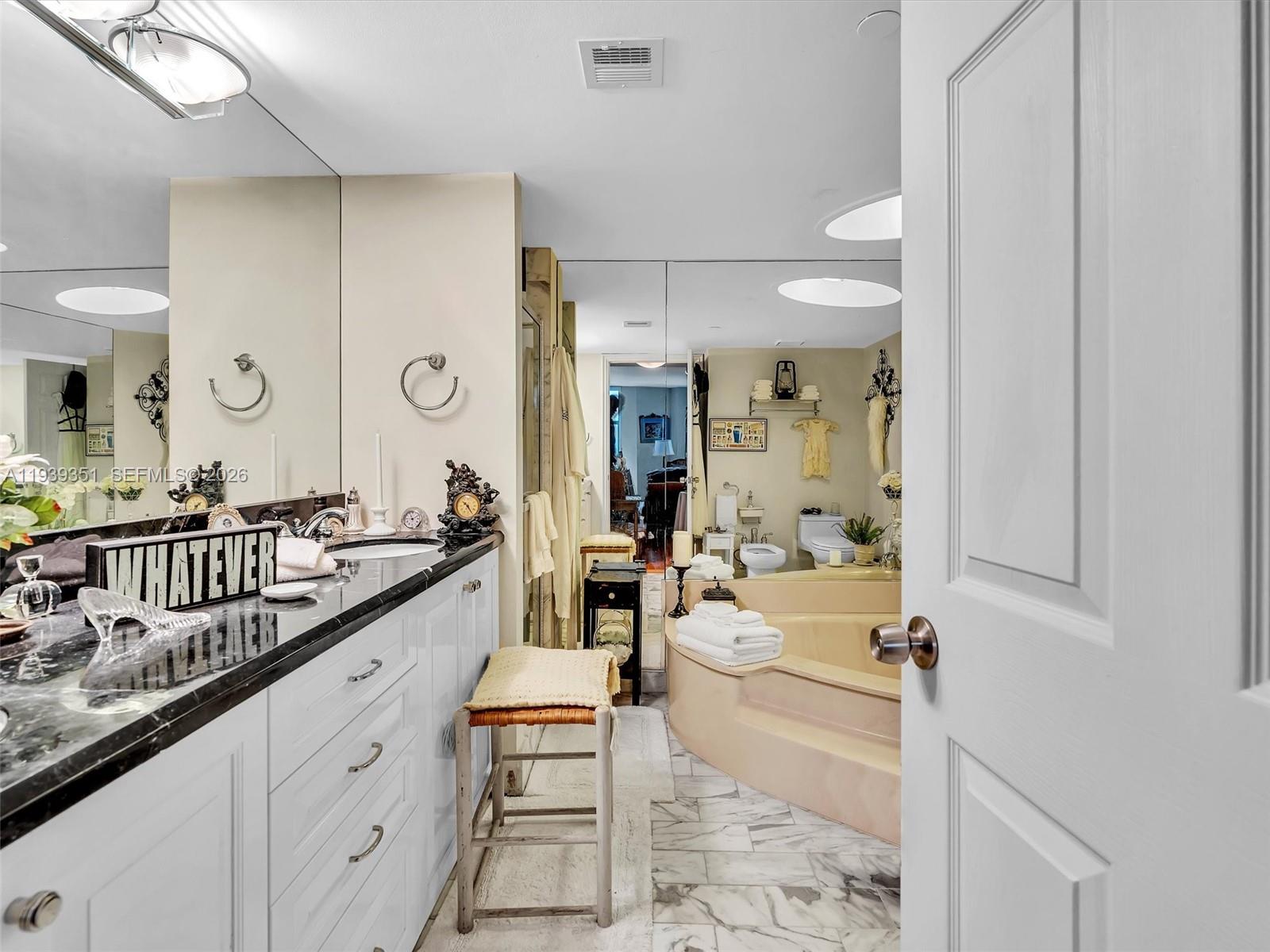 2000 Towerside Ter # 1806