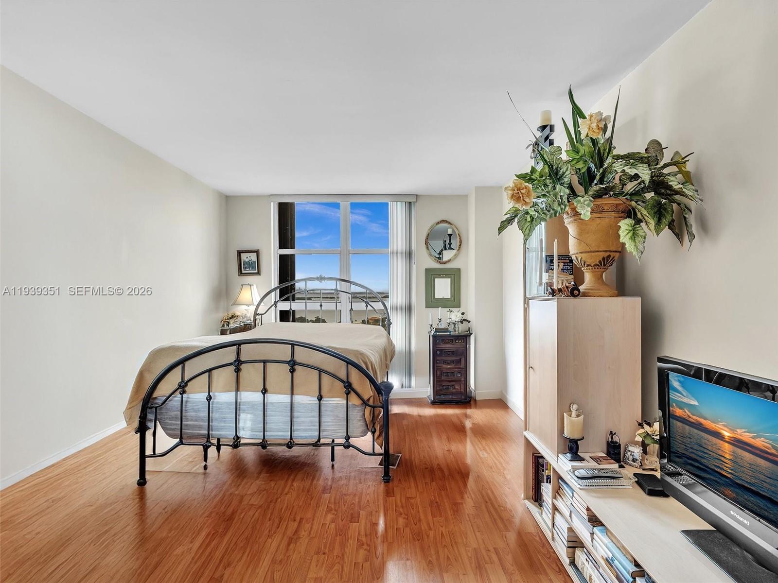 2000 Towerside Ter # 1806