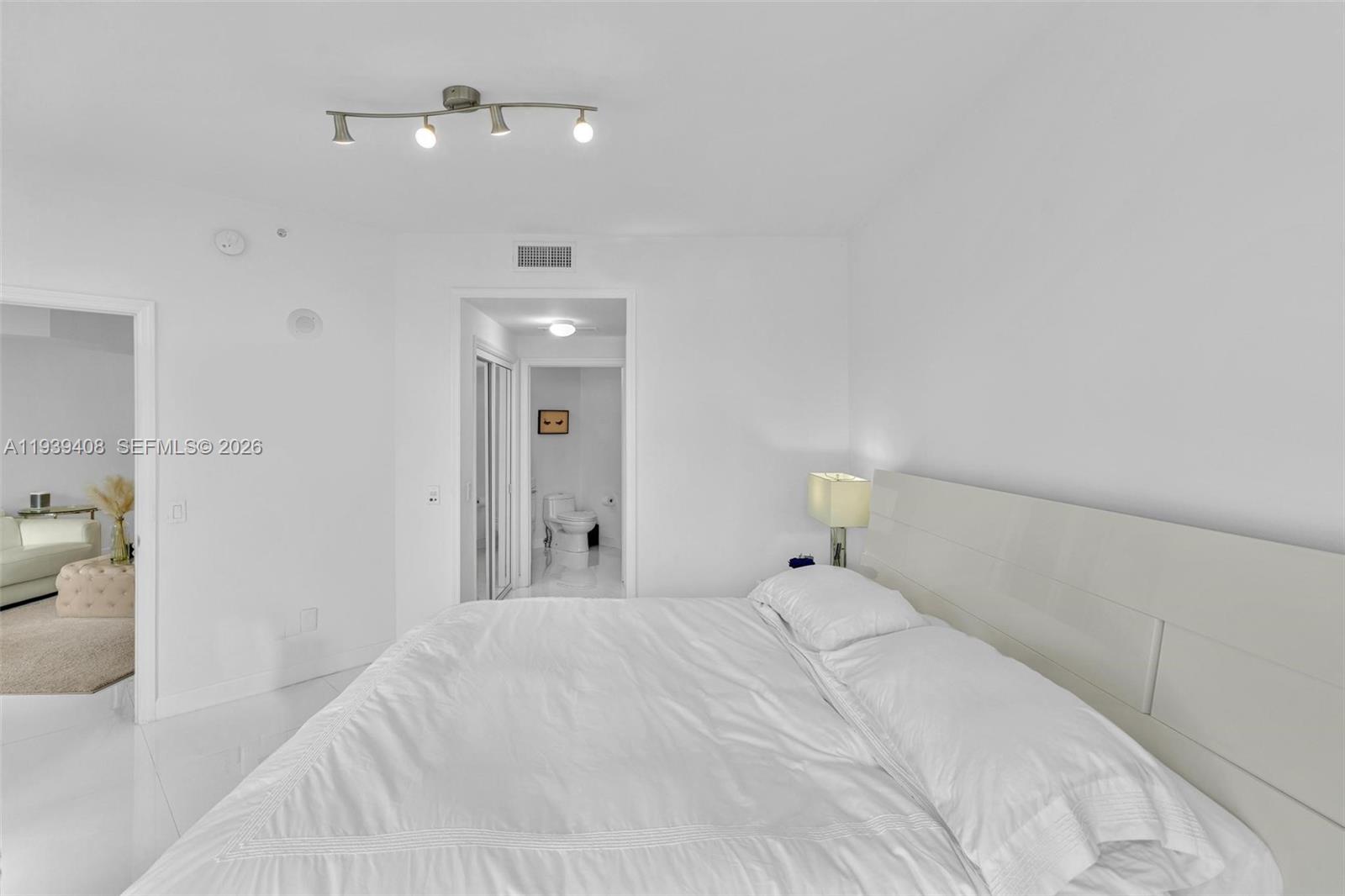 21050 Point Pl # 302