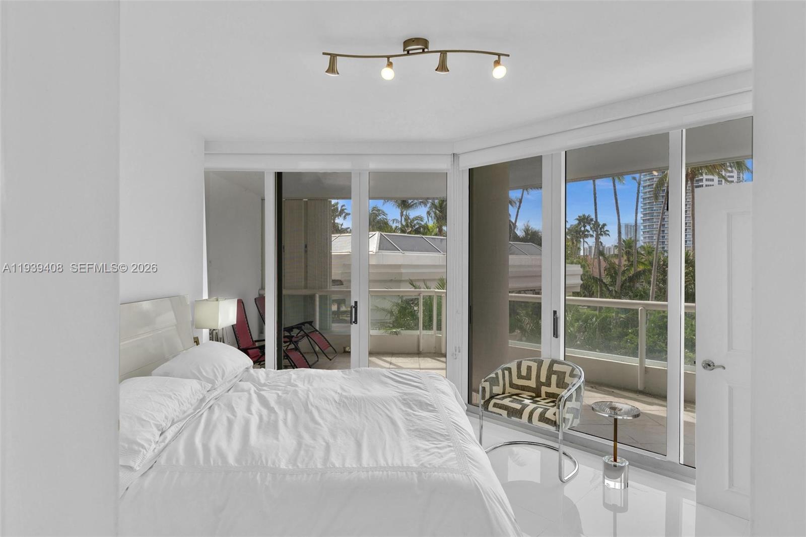 21050 Point Pl # 302