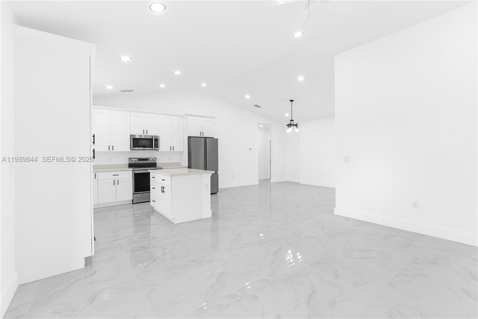 3117 W 64th W