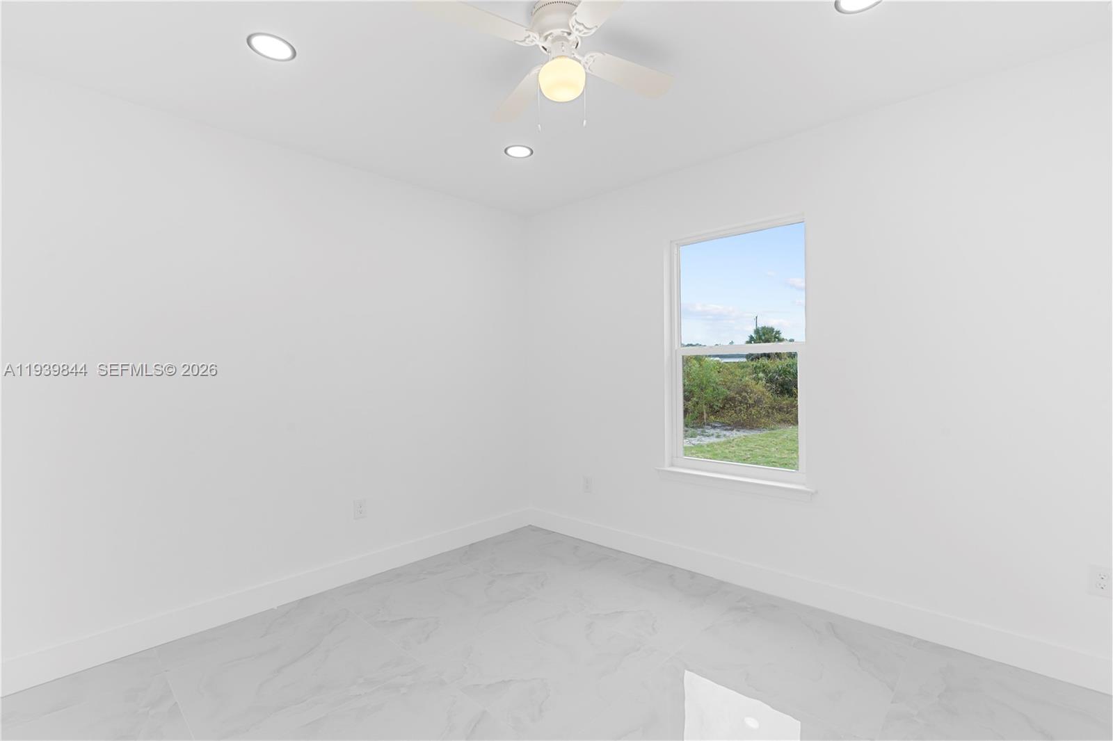 3117 W 64th W