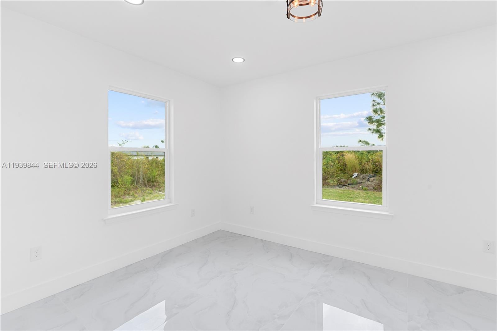 3117 W 64th W
