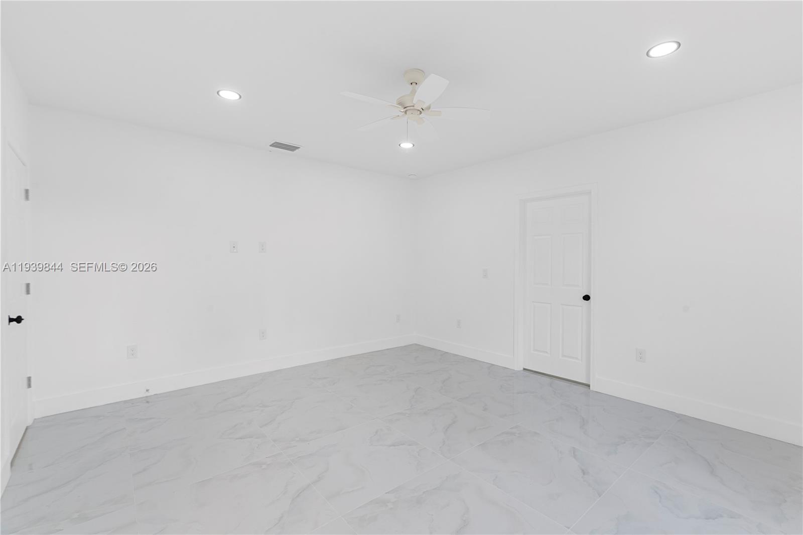 3117 W 64th W