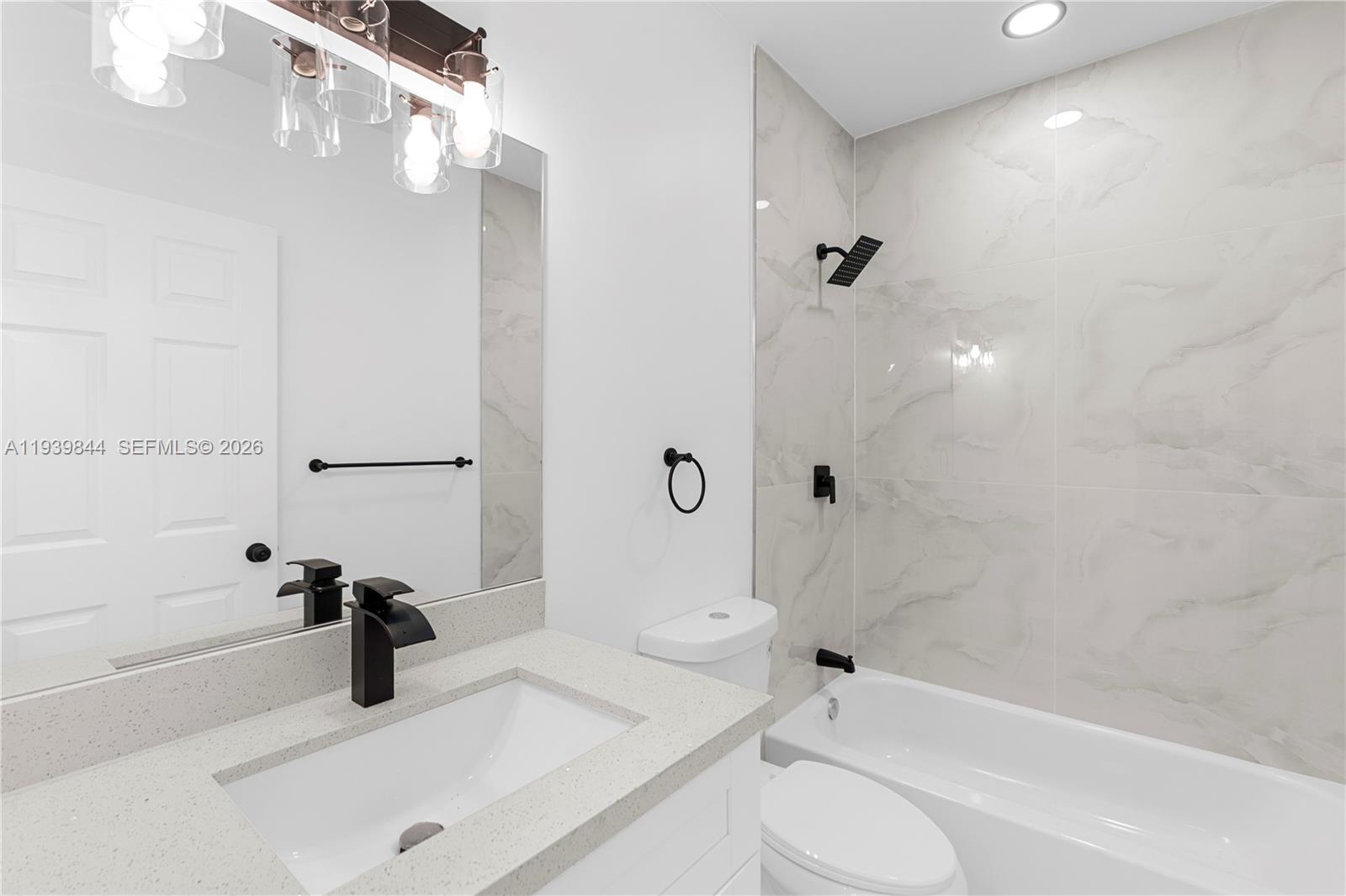 3117 W 64th W