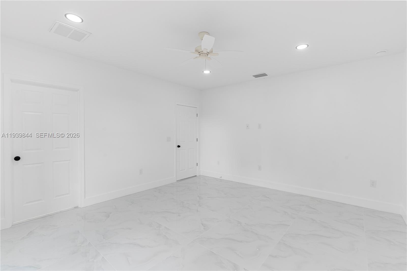 3117 W 64th W