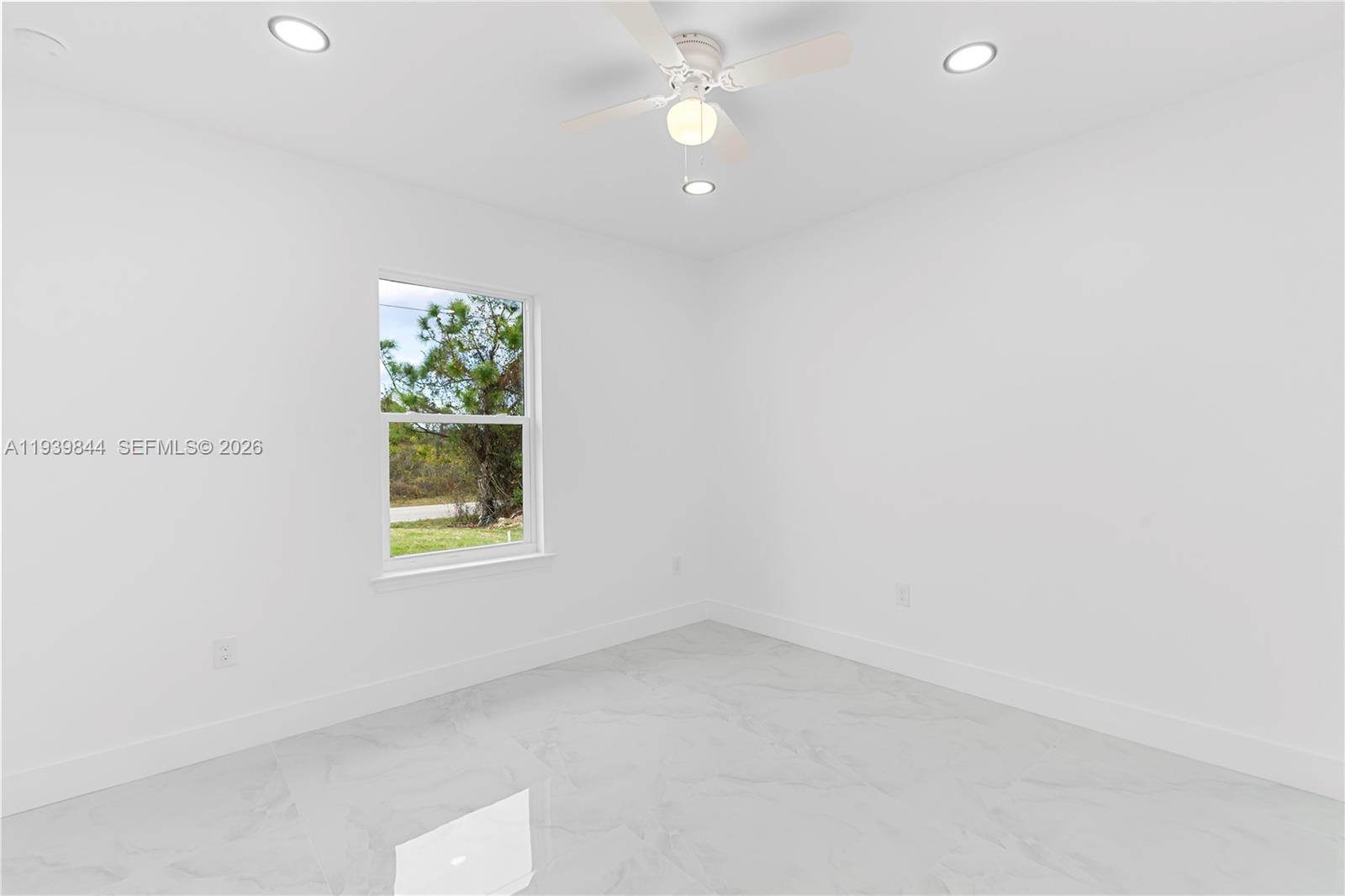 3117 W 64th W