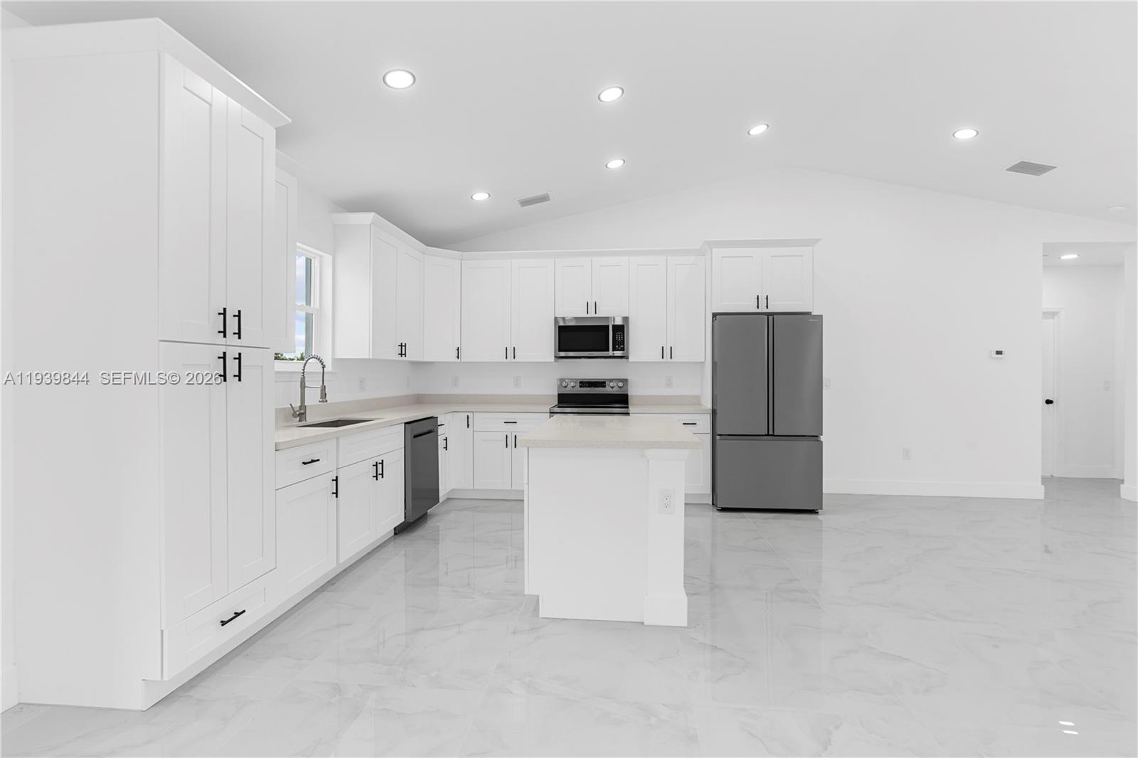 3117 W 64th W