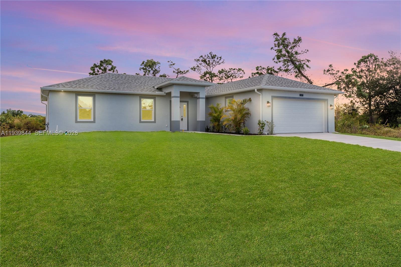3117 W 64th W