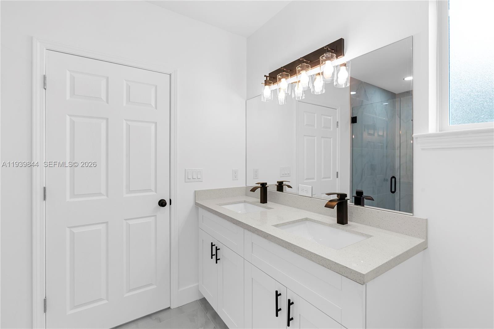 3117 W 64th W