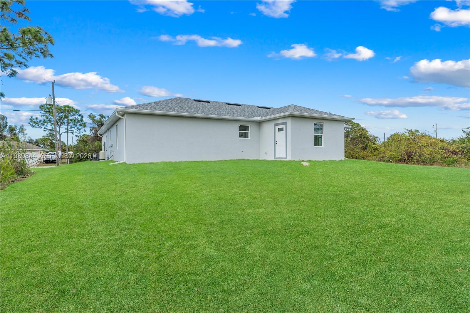 3117 W 64th W