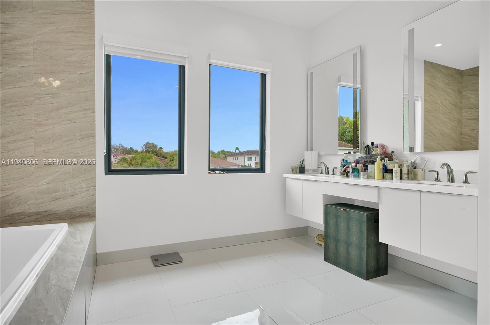 5635 Brookfield Cir w