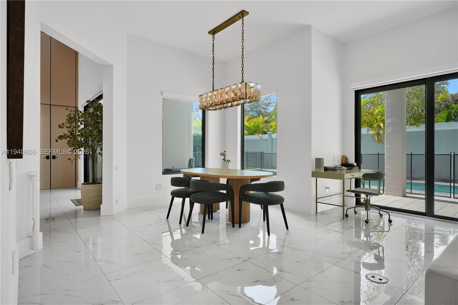 5635 Brookfield Cir w