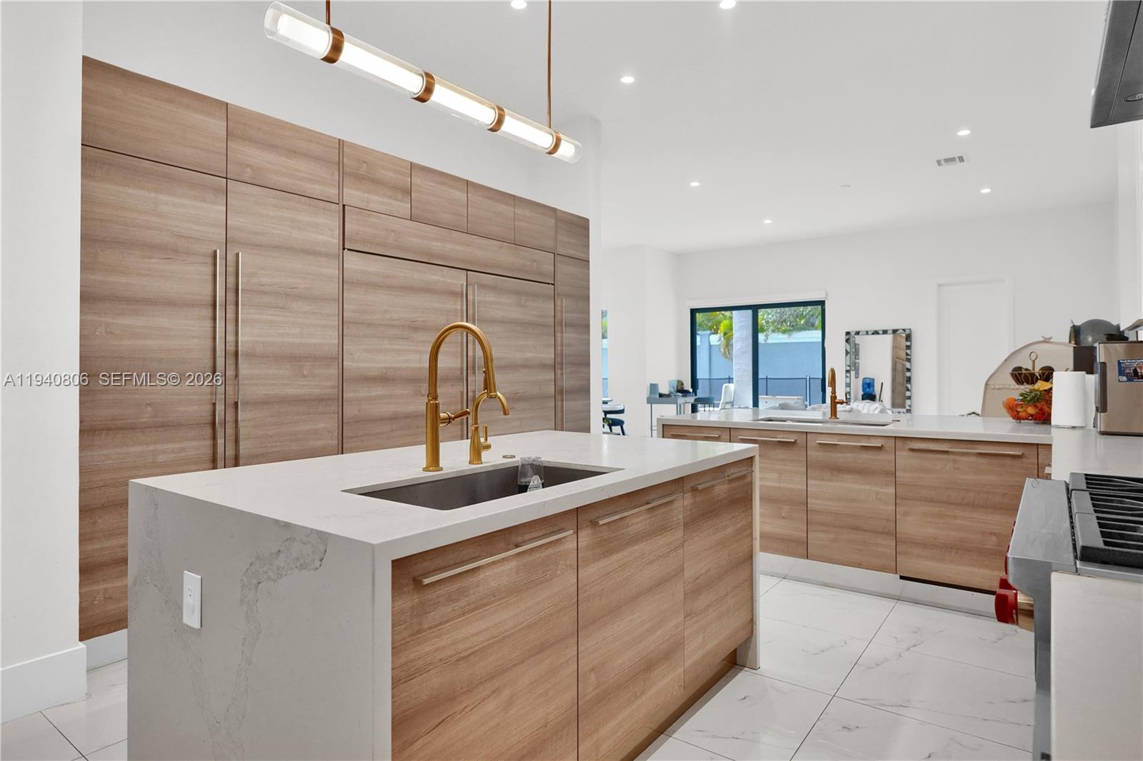 5635 Brookfield Cir w