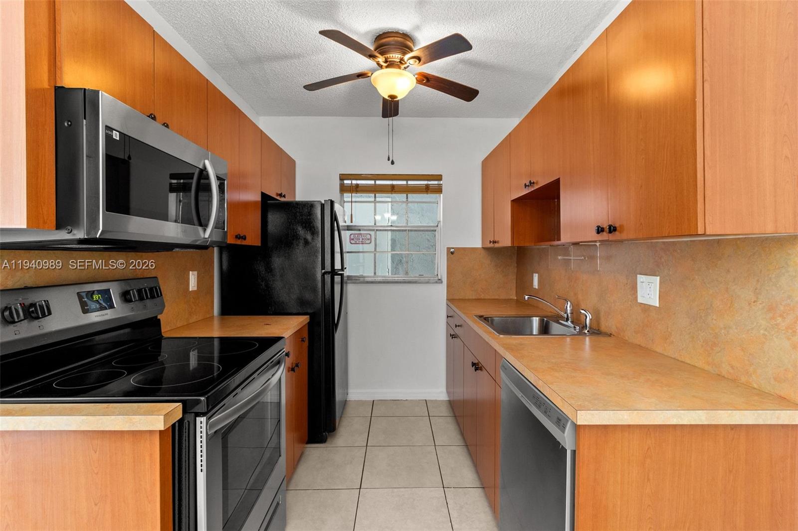 4140 Woodside Dr # 105