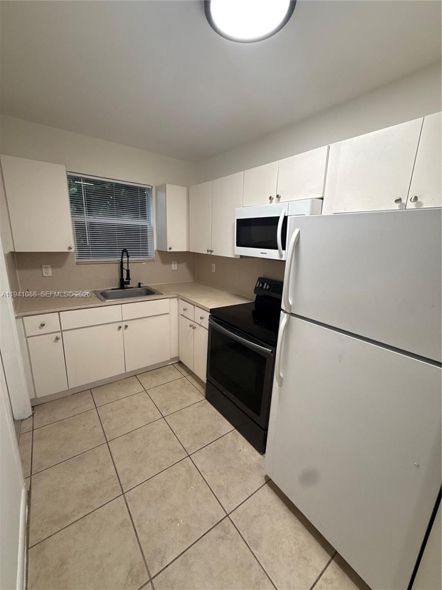575 NE 82nd St # 10