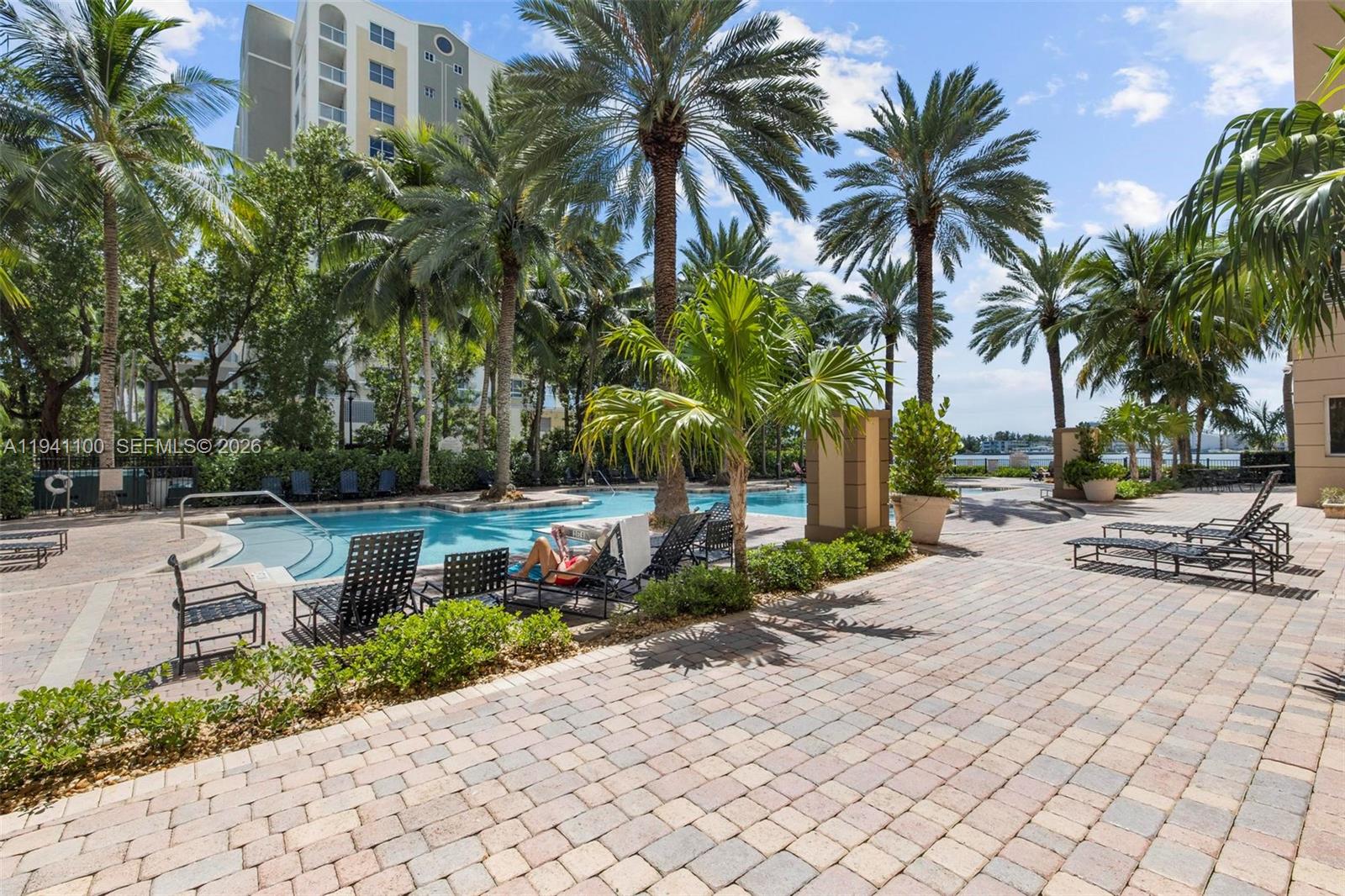 17125 N Bay Rd # 3112