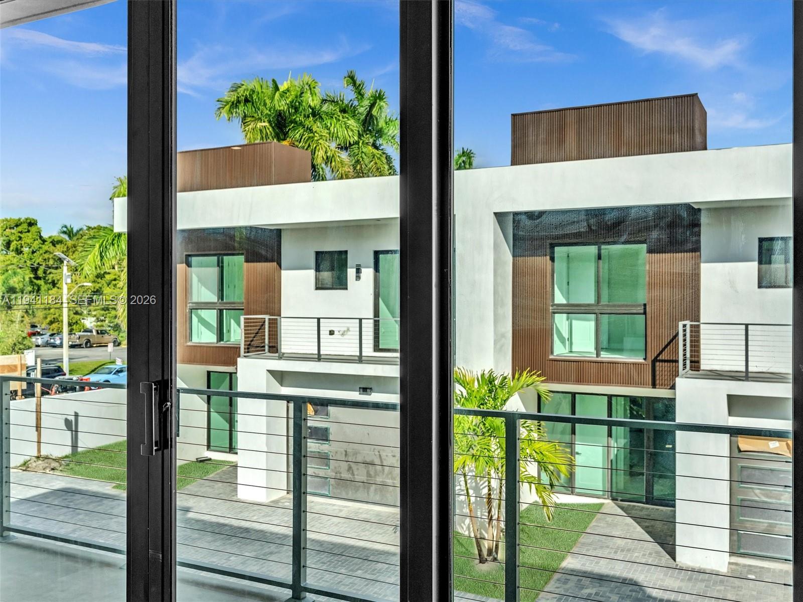 4656 SW 32nd Ave # B1