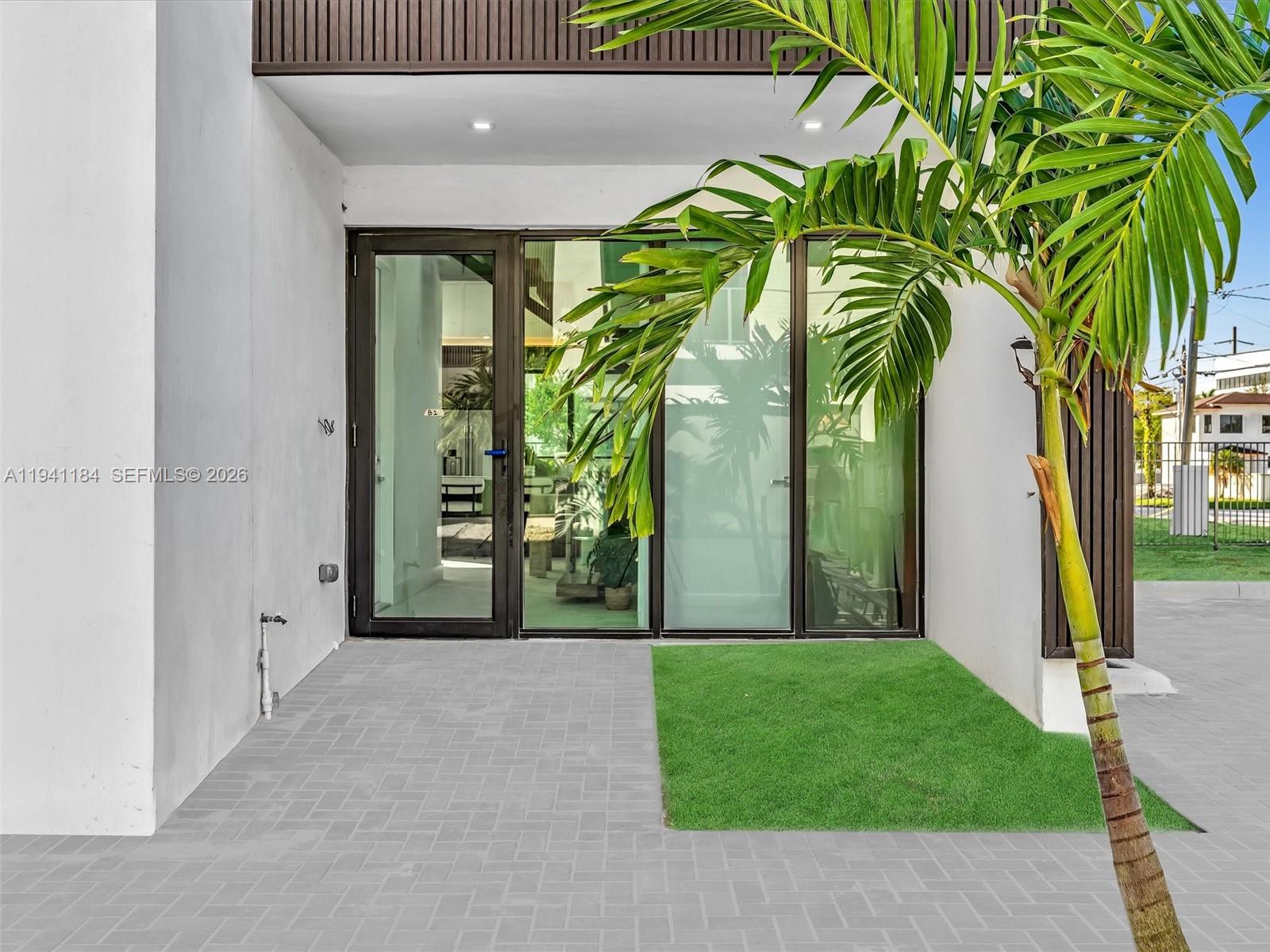 4656 SW 32nd Ave # B1