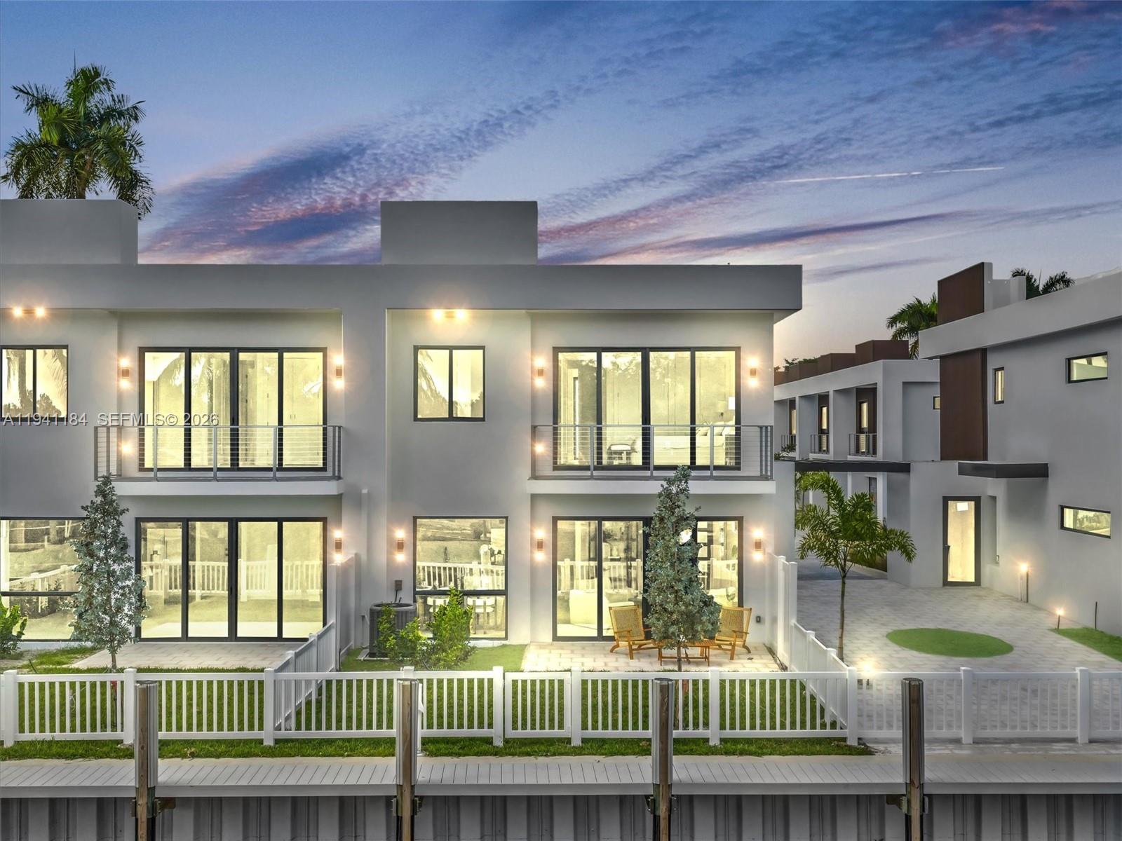 4656 SW 32nd Ave # B1