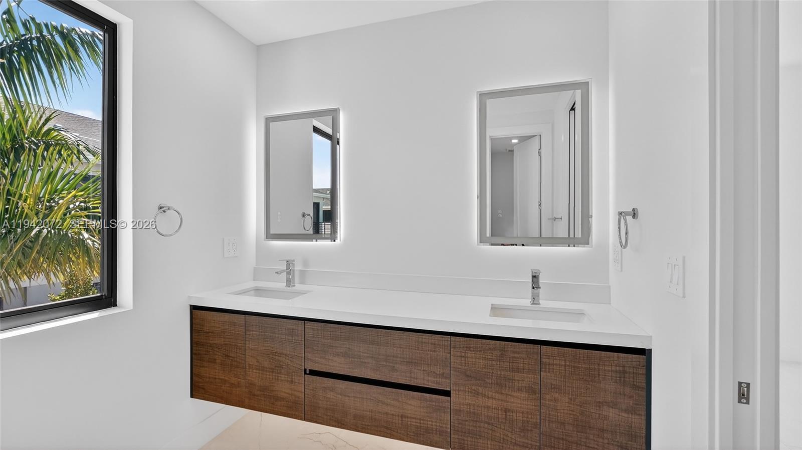 4620 SW 32nd Ave # A2