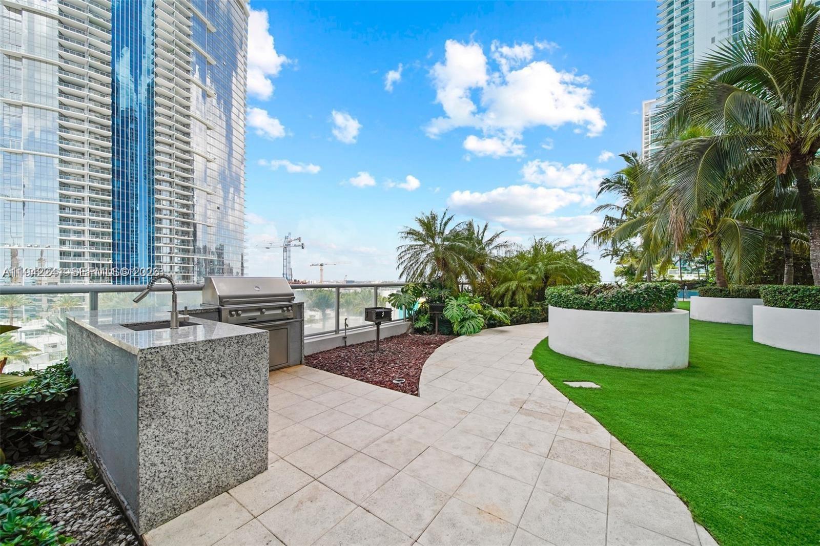 888 Biscayne Blvd # 3601